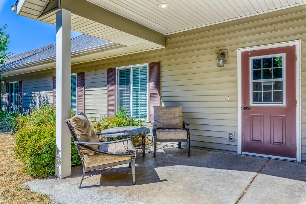 Dining area of an apartment at Healdsburg